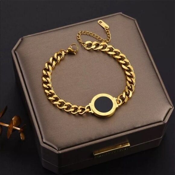 #39 Reversible Roman Numeral 18k Gold Plated Cuban Chain Shell Bracelet - Picture 2 of 10